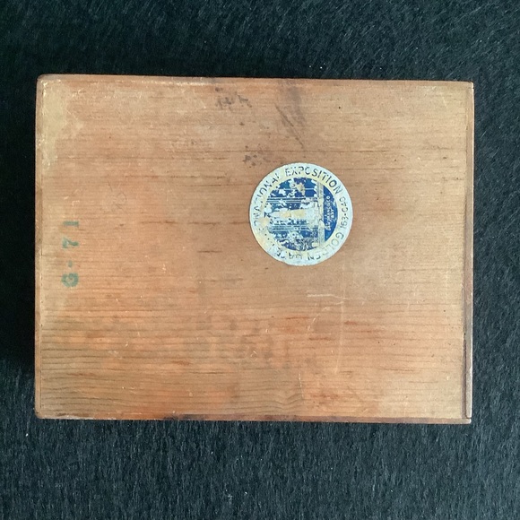 Vintage 1939 Golden Gate international exposition faux coral box - Picture 8 of 8